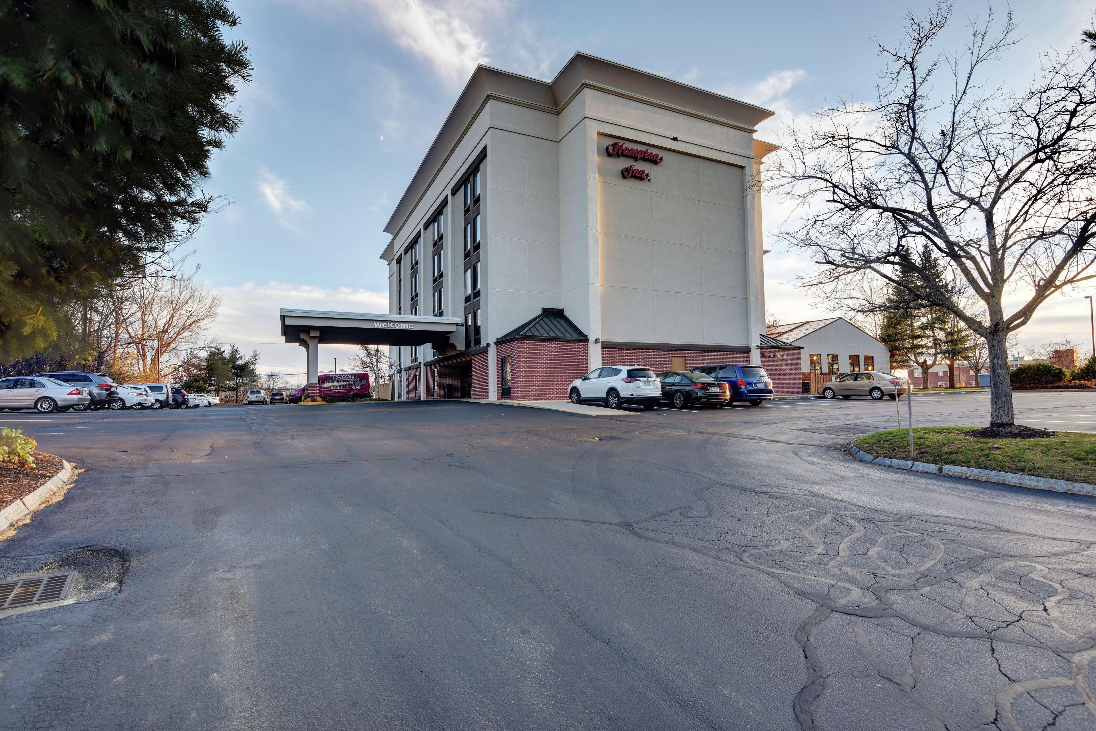 Hampton Inn Portsmouth Central Exterior photo