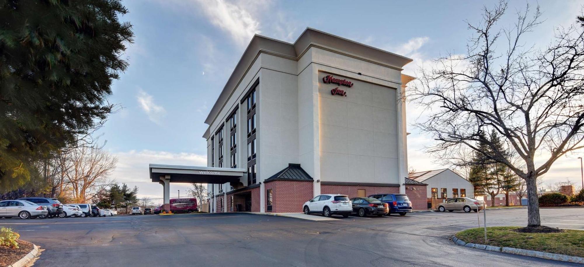 Hampton Inn Portsmouth Central Exterior photo